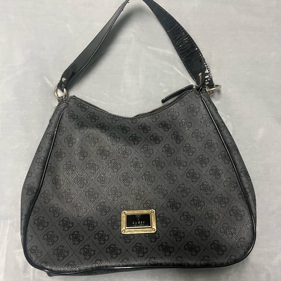 GUESS Black Shoulder Bag - Picture 1 of 9